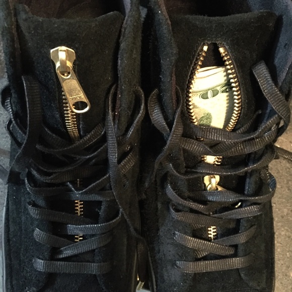 Converse all stars NWOT black suede w pockets - Picture 2 of 7